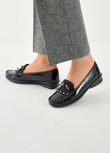 Mocassins compensés cuir patte frangée Vernis Noir