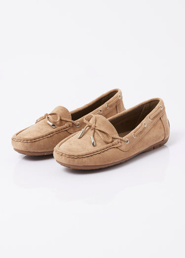 Mocassins en suédine avec œillets métal Beige