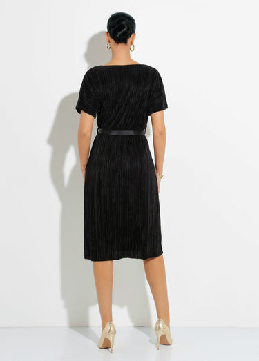 Robe chic plissée décolleté cache coeur Noir