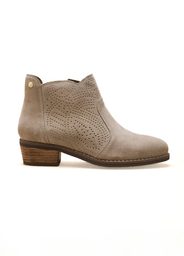 Boots en cuir perforé avec petit talon Beige