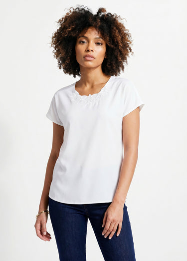 Top long manches courtes broderies col rond Ecru
