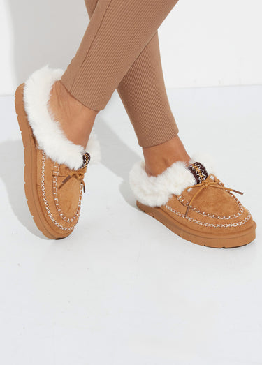 Mocassins indiens fourrure et galon Camel