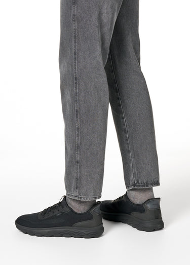Baskets sportwear à lacets en mesh Noir