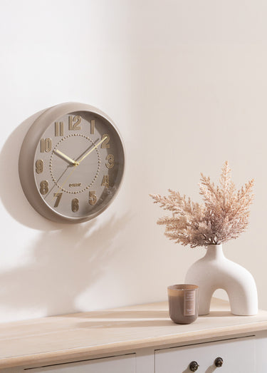 Horloge tendance avec aiguilles métal Taupe