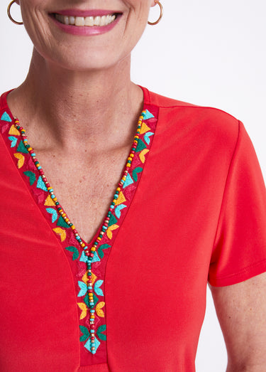 Tee-shirt maille extensible encolure fantaisie Rouge