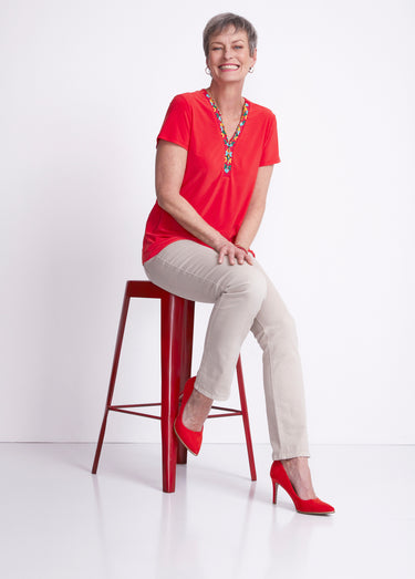 Tee-shirt maille extensible encolure fantaisie Rouge
