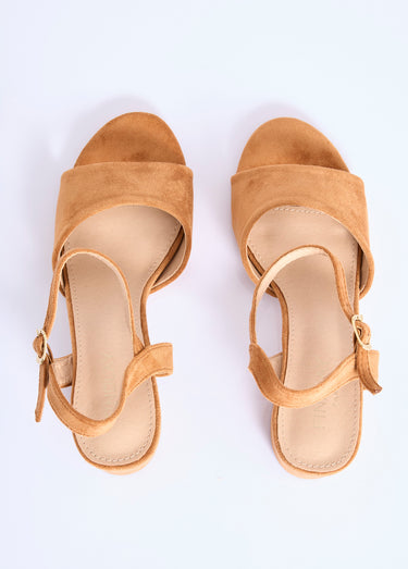 Sandales chic en simili cuir ou suédine Camel
