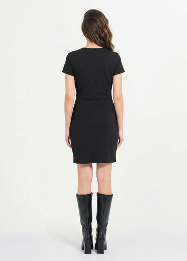 Robe drapée maille crêpe détail bijou Noir