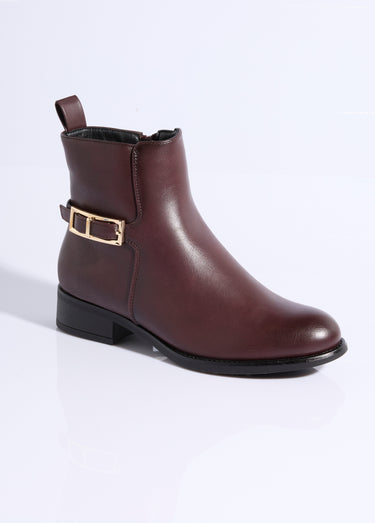 Bottines plates chic avec bride métal Bordeaux