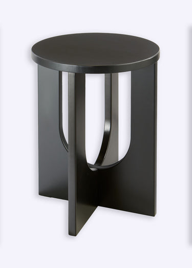 Table d'appoint épurée avec pied évidé Noir