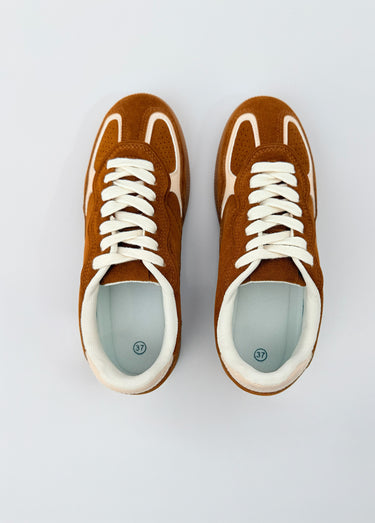 Sneakers simili cuir lisse et suédé Camel
