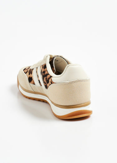 Baskets compensées aspect daim Leopard