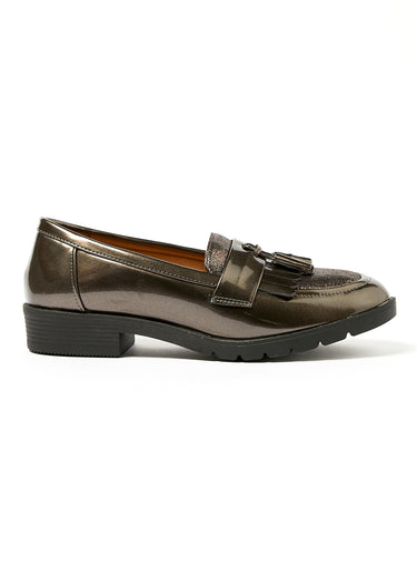 Mocassins à gland vernis semelle crantée Gris