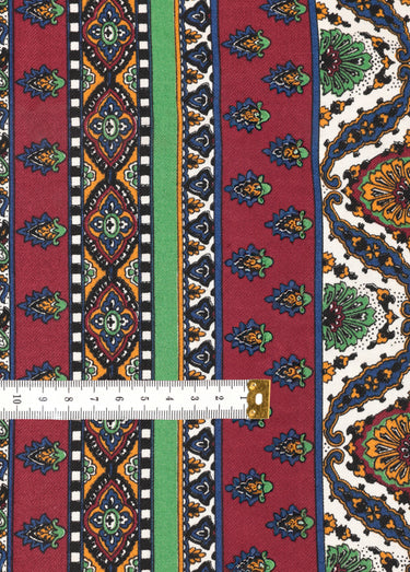 Coupon tissu motif cachemire, Ashangar Fond Bordeaux
