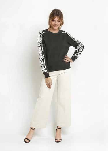 Pull maille épaisse broderies manches Noir