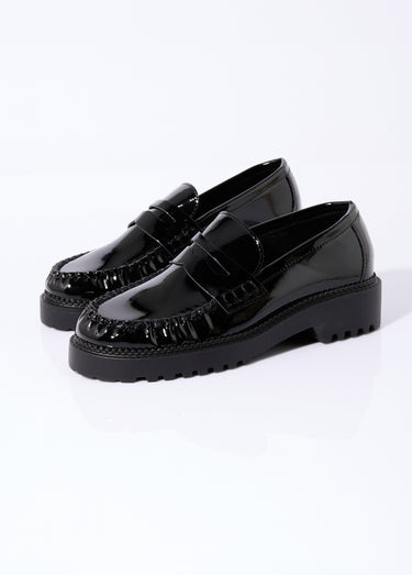 Mocassins vernis semelle épaisse crantée Noir