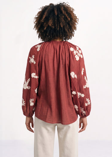 Blouse voile coton et broderies fleurs Bordeaux