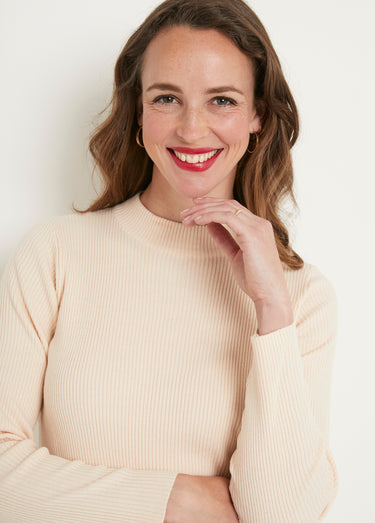 Pull court col montant maille côtelée Beige