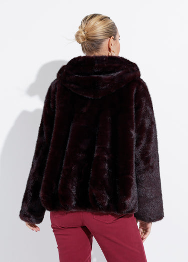 Blouson en fausse fourrure à capuche Bordeaux