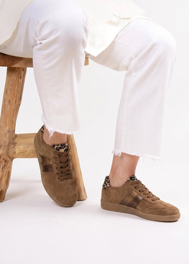 Baskets en cuir suédé, détails léopard Marron
