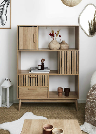 Bibliothèque en bois lisse et claustra Marron