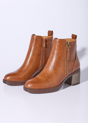 Boots zippées à talon détails cloutés Camel