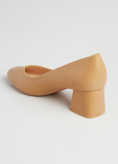 Escarpins bout rond et talon recouvert Camel