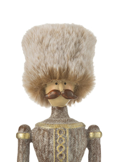 Statuette personnage en bois et fourrure Dore