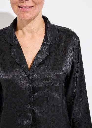 Pyjama long en satin motif léopard Noir