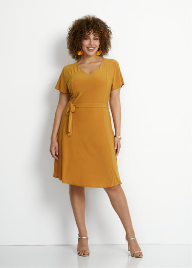 Robe courte ceinturée col V Jaune