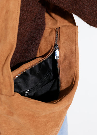 Sac en suédine à bandoulière large Camel