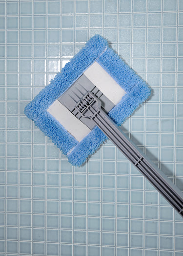Brosse de salle de bain extensible multi-usage Bleu