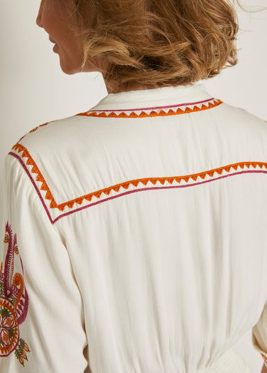 Robe courte brodée à boutons Ecru