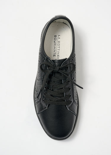 Baskets à lacets avec détails perforés Noir